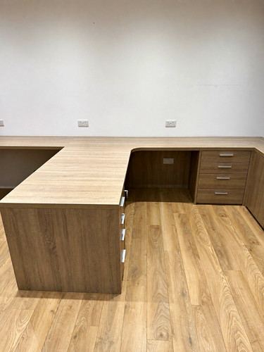 Wood effect shaped corner - effect, l-shaped